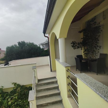 Apartment Roncevic Vrsi Ngoại thất bức ảnh